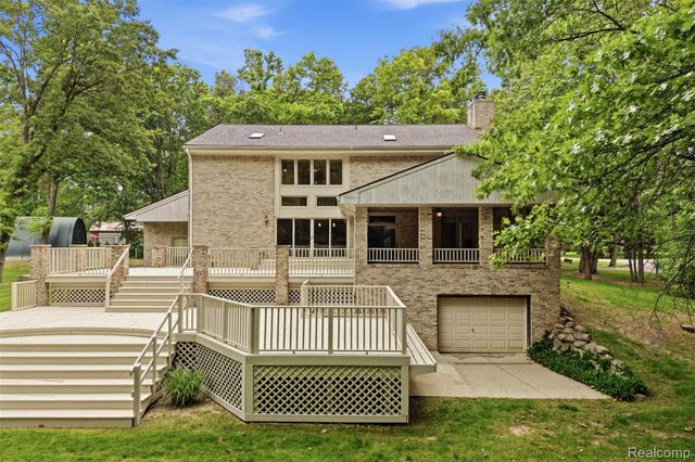 27967 Galien Drive, Lyon Charter Township, MI 48178