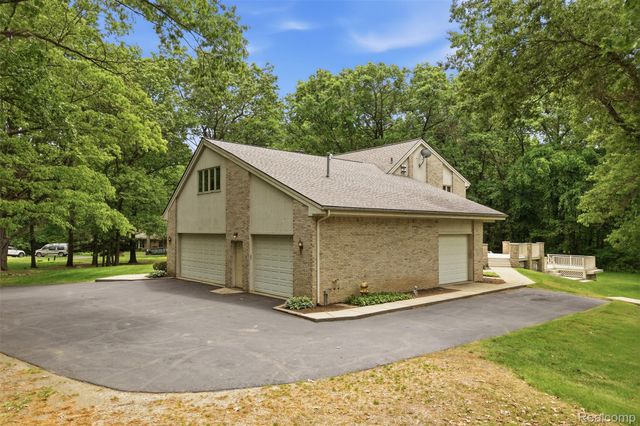 27967 Galien Drive, Lyon Charter Township, MI 48178