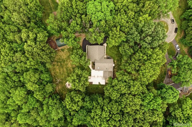 27967 Galien Drive, Lyon Charter Township, MI 48178