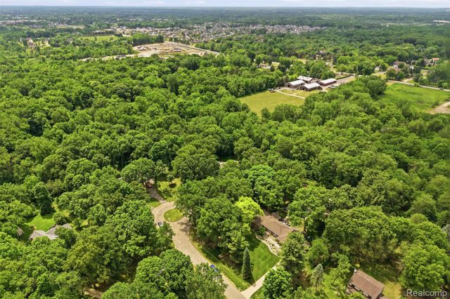 27967 Galien Drive, Lyon Charter Township, MI 48178