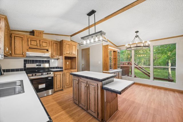 9554 Hindo Drive, Conroe, TX 77303