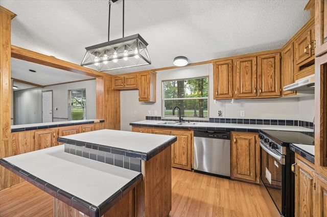 9554 Hindo Drive, Conroe, TX 77303