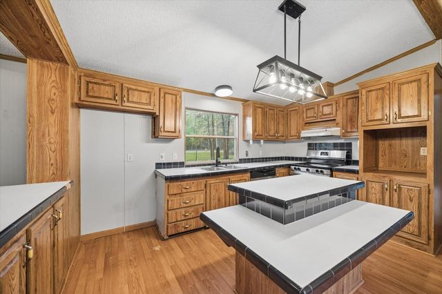 9554 Hindo Drive, Conroe, TX 77303