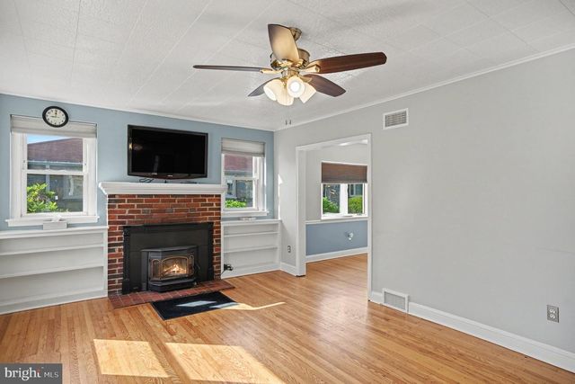 908 E HAVERFORD RD, Bryn Mawr, PA 19010