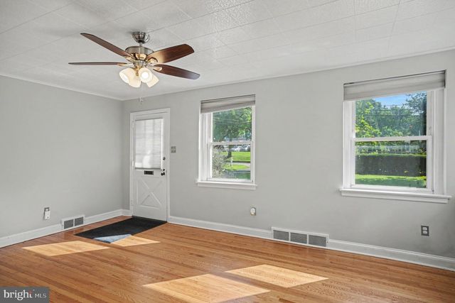 908 E HAVERFORD RD, Bryn Mawr, PA 19010