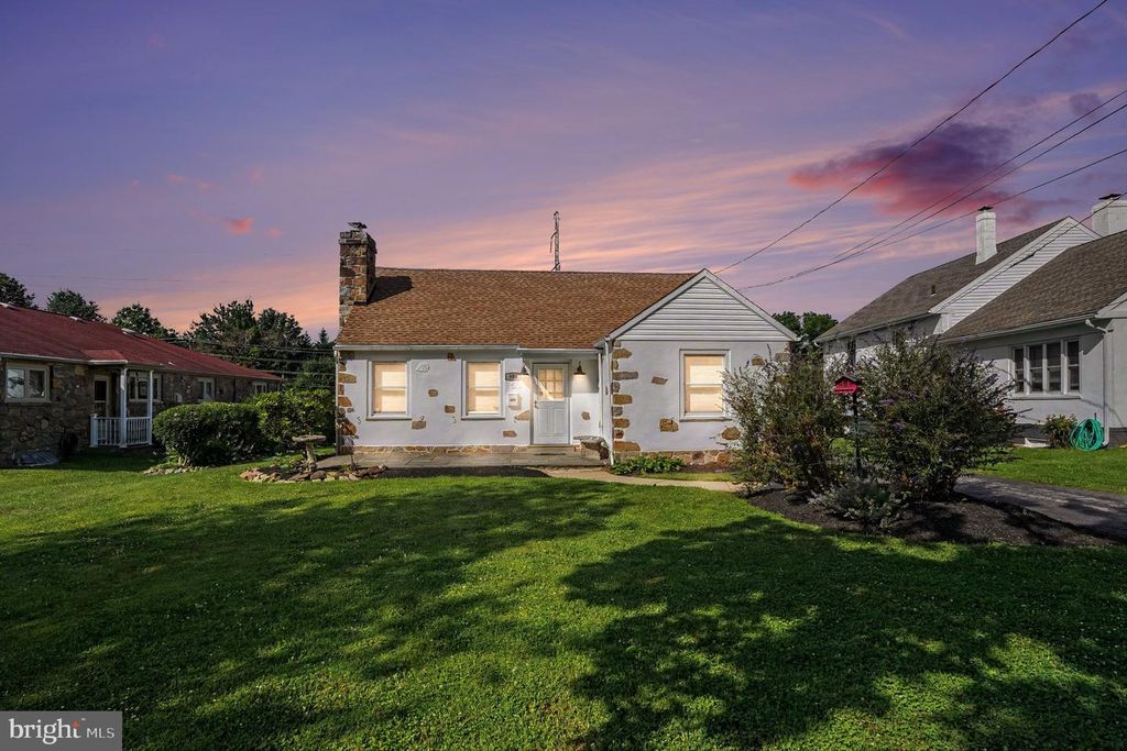 908 E HAVERFORD RD, Bryn Mawr, PA 19010