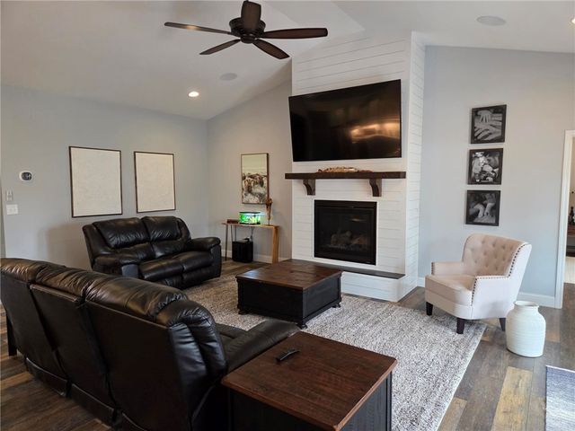 102 102 Pawleys Court, Anderson, SC 29625