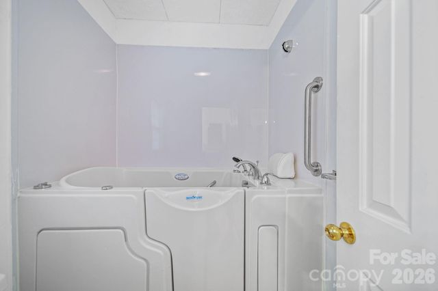 147 Island Terrace Road, Statesville, NC 28677
