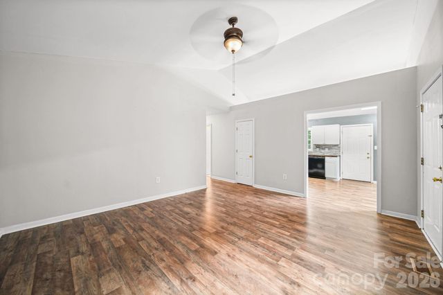 147 Island Terrace Road, Statesville, NC 28677