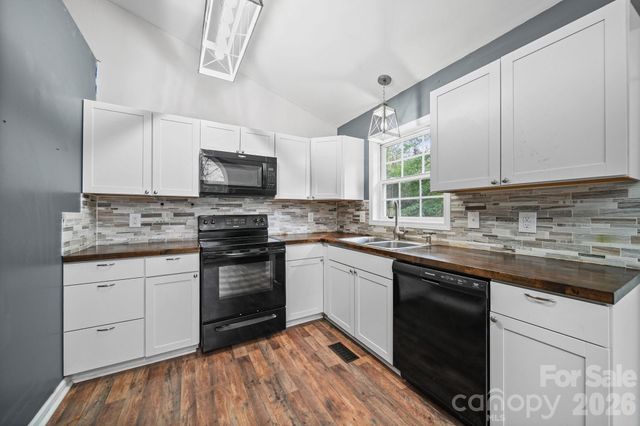 147 Island Terrace Road, Statesville, NC 28677