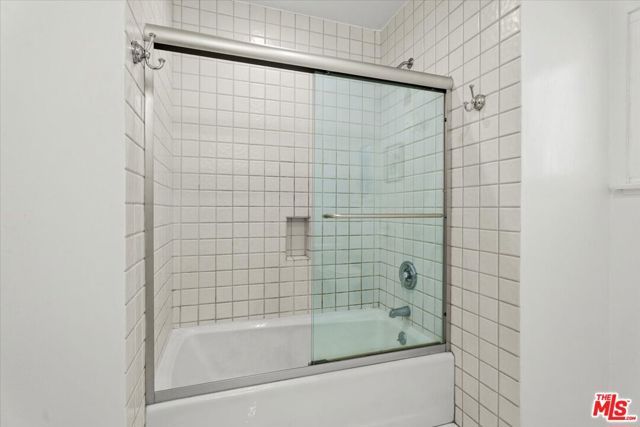 14440 Valley Vista Boulevard, Sherman Oaks, CA 91423