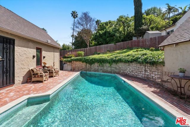 14440 Valley Vista Boulevard, Sherman Oaks, CA 91423