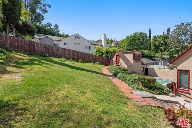 14440 Valley Vista Boulevard, Sherman Oaks, CA 91423