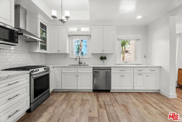 14440 Valley Vista Boulevard, Sherman Oaks, CA 91423