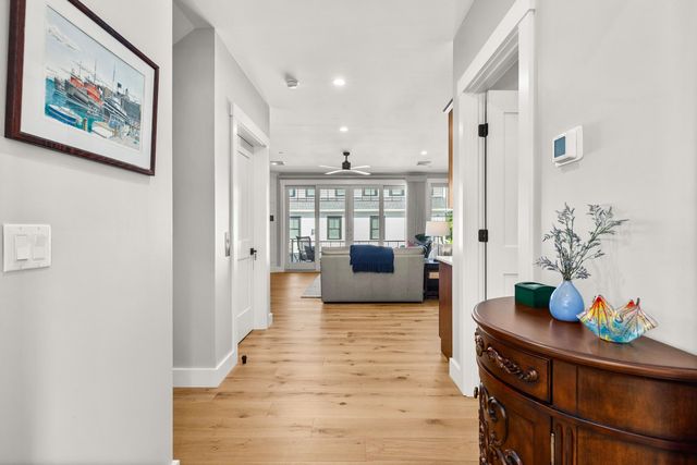 4 LITTLE BAY Drive, Dover, NH 03820