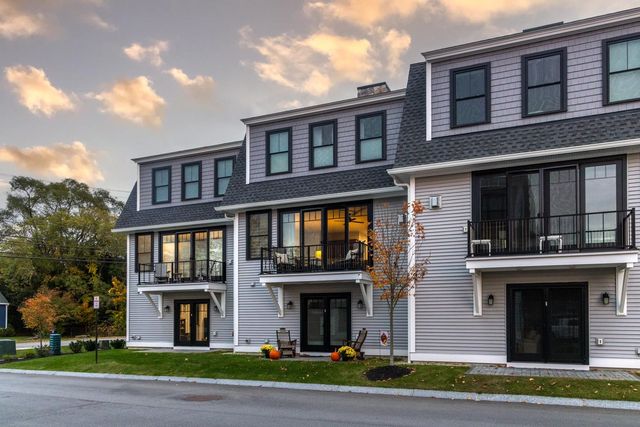 4 LITTLE BAY Drive, Dover, NH 03820