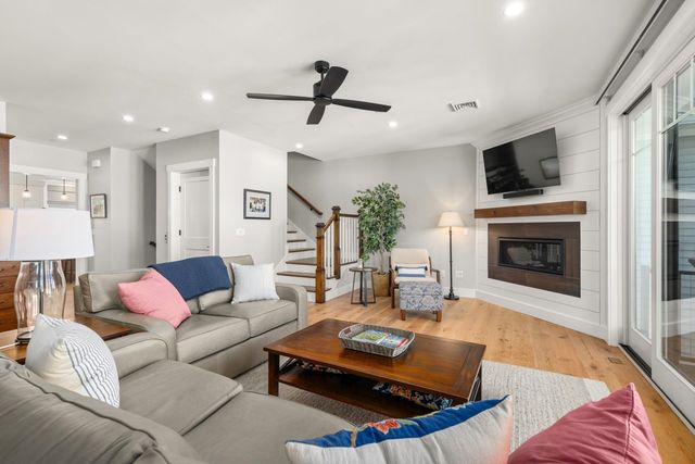 4 LITTLE BAY Drive, Dover, NH 03820