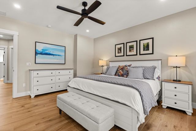 4 LITTLE BAY Drive, Dover, NH 03820