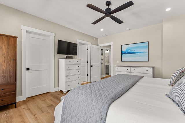 4 LITTLE BAY Drive, Dover, NH 03820