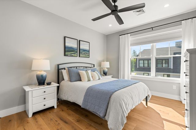 4 LITTLE BAY Drive, Dover, NH 03820