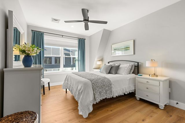 4 LITTLE BAY Drive, Dover, NH 03820