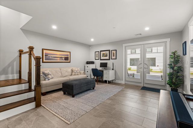 4 LITTLE BAY Drive, Dover, NH 03820