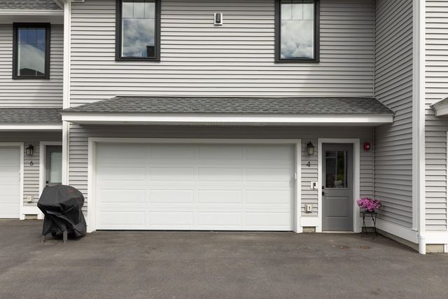 4 LITTLE BAY Drive, Dover, NH 03820