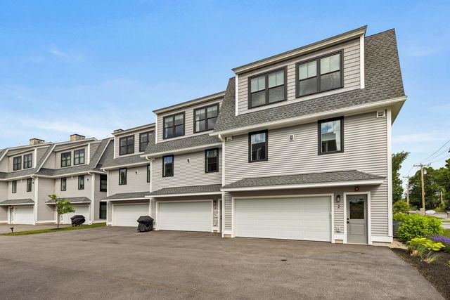 4 LITTLE BAY Drive, Dover, NH 03820