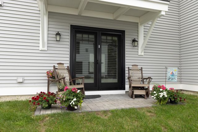 4 LITTLE BAY Drive, Dover, NH 03820