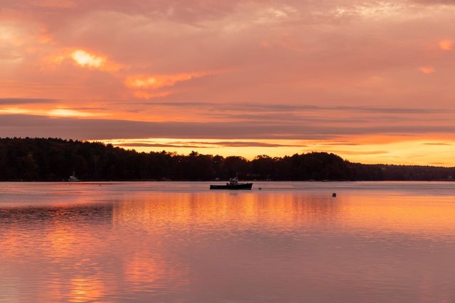 4 LITTLE BAY Drive, Dover, NH 03820