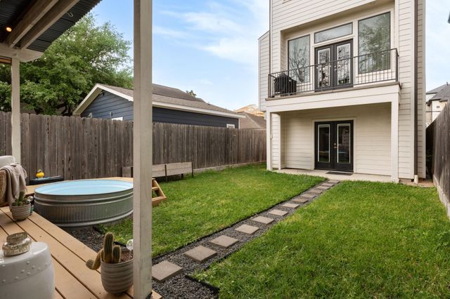 5733 Darling Street, Houston, TX 77007