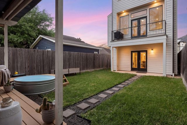 5733 Darling Street, Houston, TX 77007