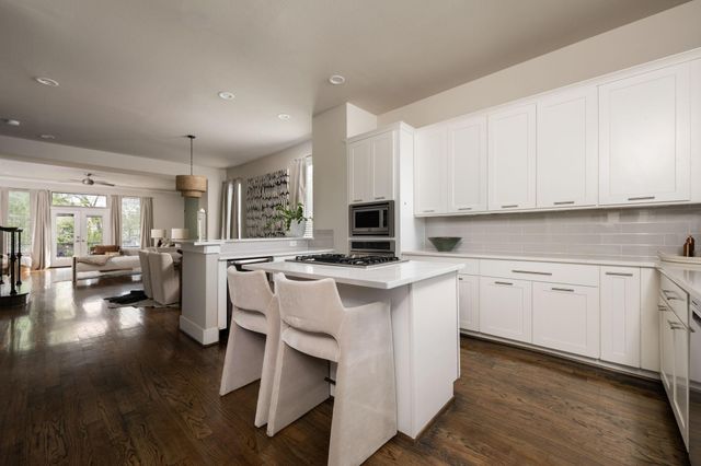 5733 Darling Street, Houston, TX 77007