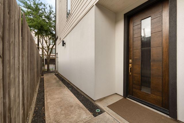 5733 Darling Street, Houston, TX 77007