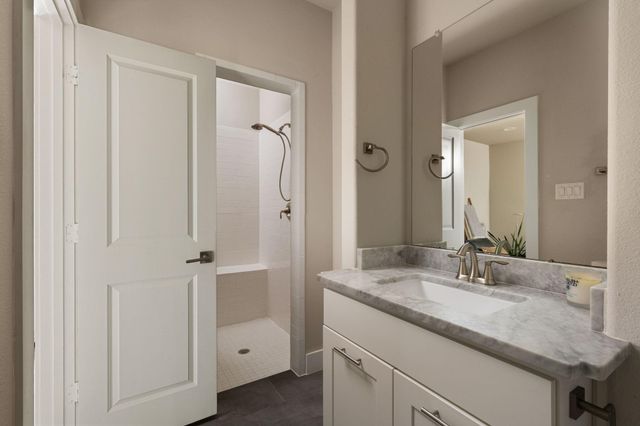 5733 Darling Street, Houston, TX 77007