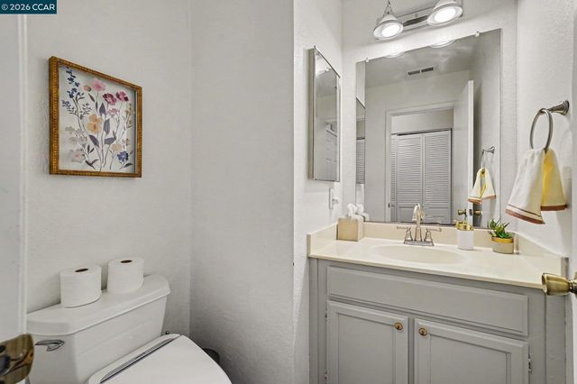 5251 Pebble Glen Dr, Concord, CA 94521