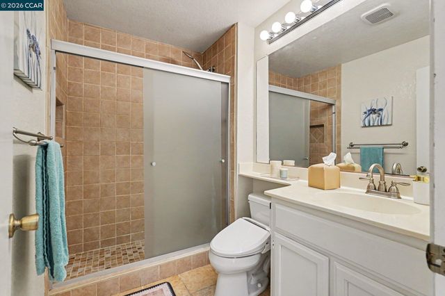 5251 Pebble Glen Dr, Concord, CA 94521