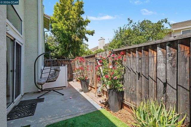 5251 Pebble Glen Dr, Concord, CA 94521