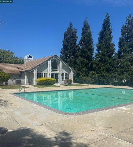 5251 Pebble Glen Dr, Concord, CA 94521