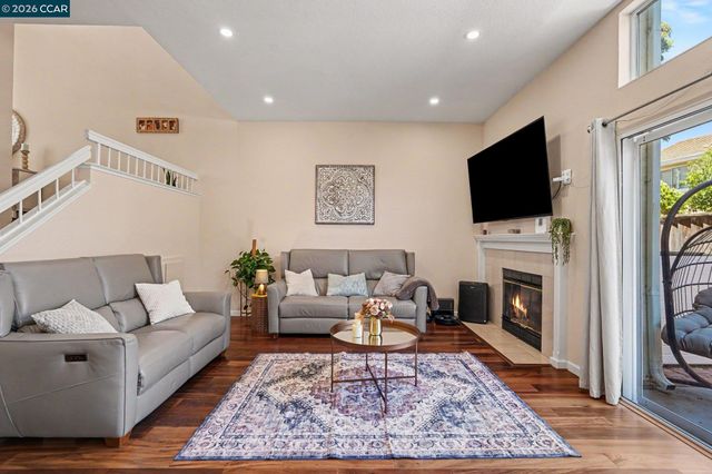 5251 Pebble Glen Dr, Concord, CA 94521