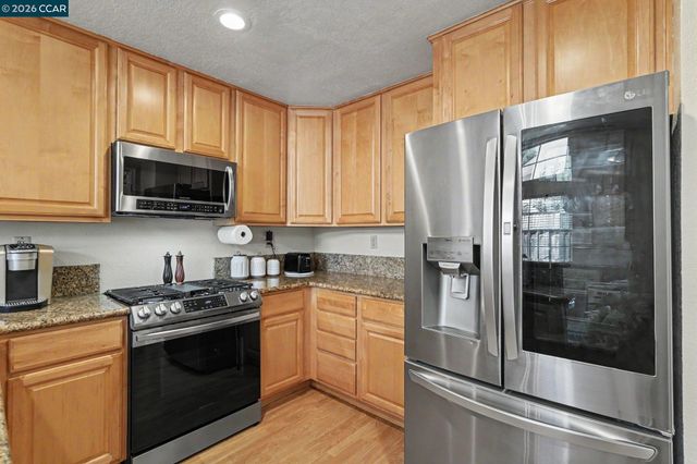 5251 Pebble Glen Dr, Concord, CA 94521