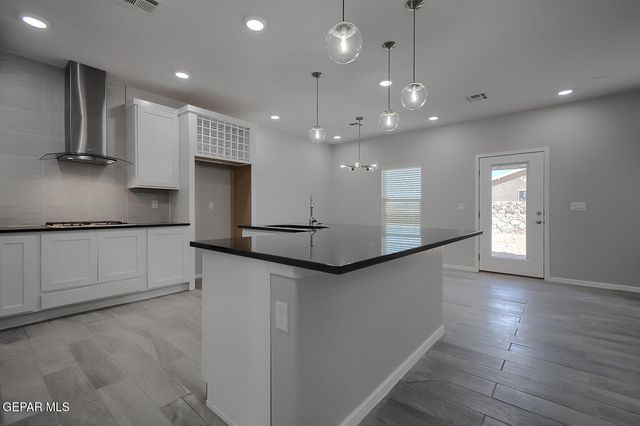 13893 Carloina Ponce Avenue, El Paso, TX 79928