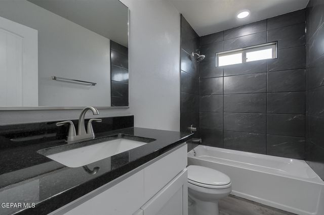 13893 Carloina Ponce Avenue, El Paso, TX 79928