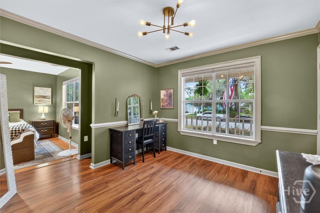 Image 11 of property listing at 23 E Deerwood Road, Savannah, GA 31410