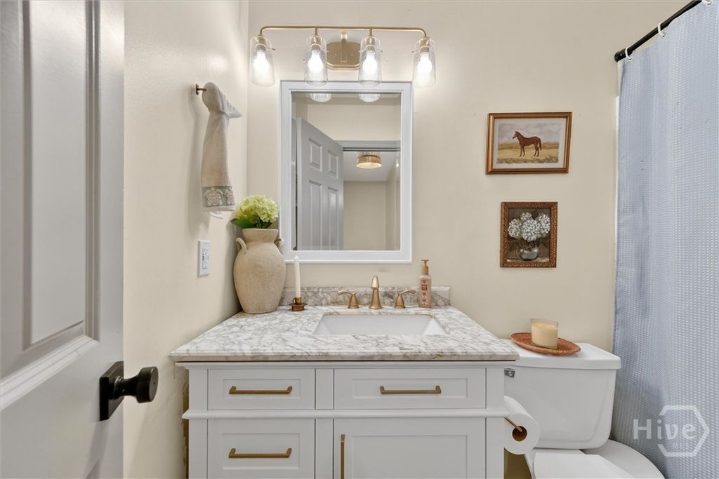 Image 16 of property listing at 23 E Deerwood Road, Savannah, GA 31410