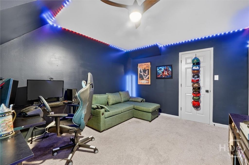 Image 19 of property listing at 23 E Deerwood Road, Savannah, GA 31410