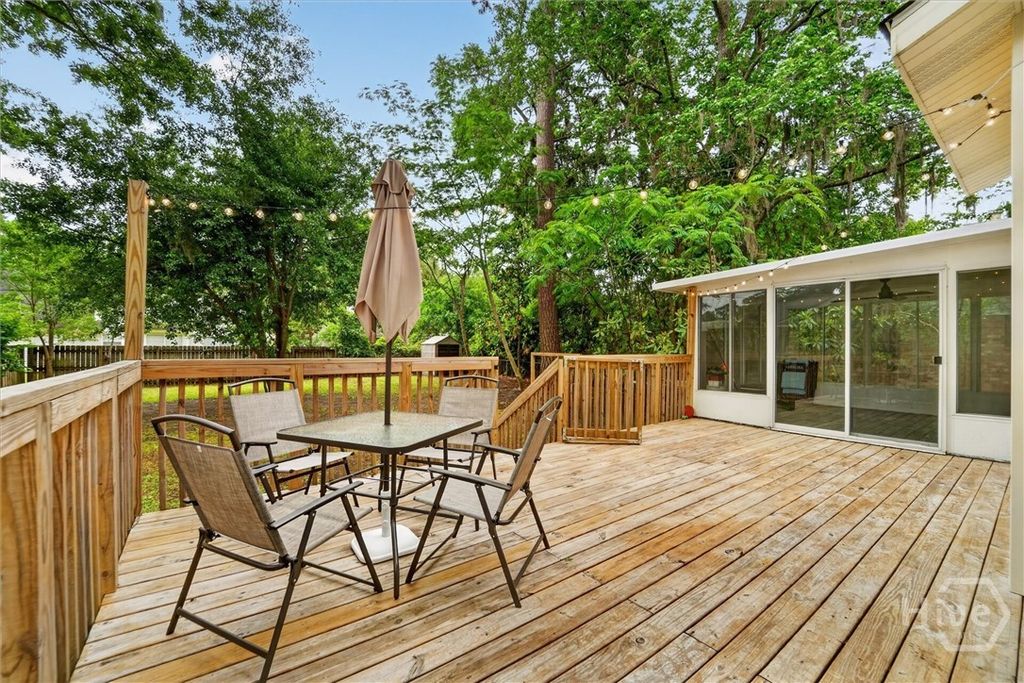 Image 28 of property listing at 23 E Deerwood Road, Savannah, GA 31410