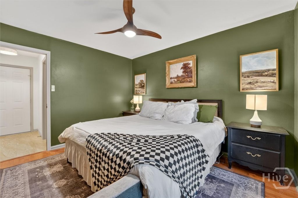 Image 9 of property listing at 23 E Deerwood Road, Savannah, GA 31410