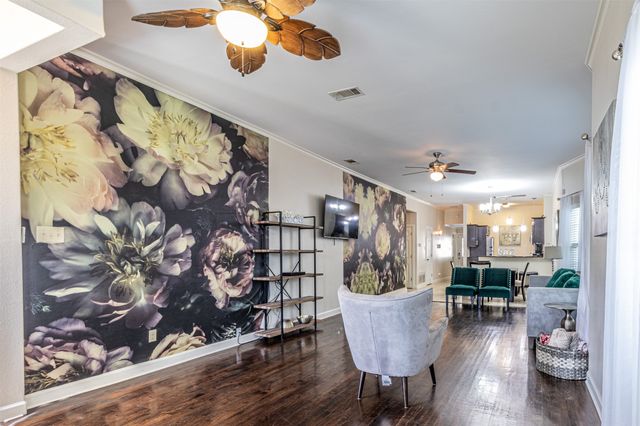 825 W 12th Street, Dallas, TX 75208