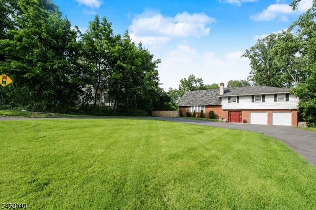 472 Summit Rd, Mountainside Boro, NJ 07092
